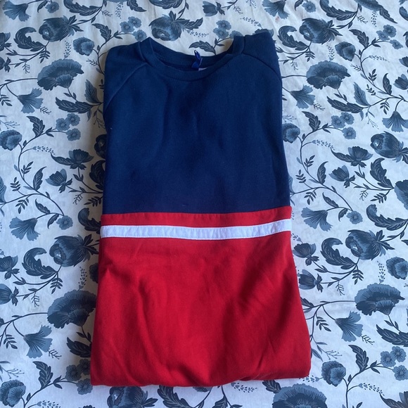 H&M multi-colour crewneck for sale - Picture 2 of 4